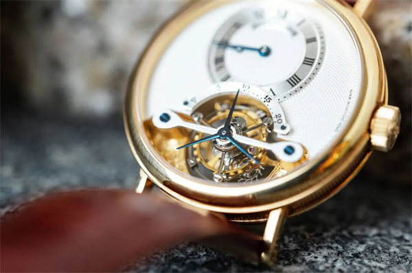 寶璣表帶太緊解決技巧推薦（輕松調整佩戴舒適度的方法）